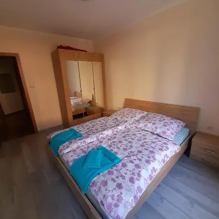 Апартаменты Yassen Close To Sea And