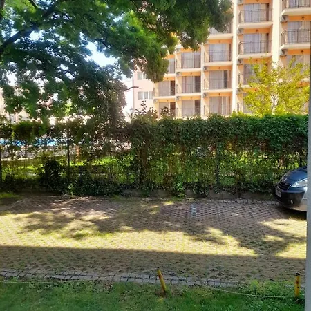 Yassen Close To Sea And Apartmán