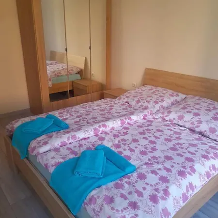 Yassen Close To Sea And Apartment *