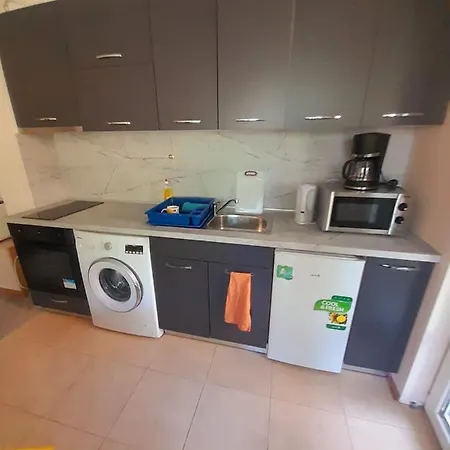 Yassen Close To Sea And Apartment
