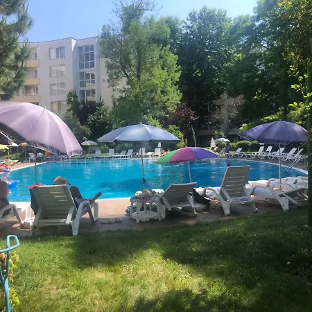 Yassen Close To Sea And Солнечный берег