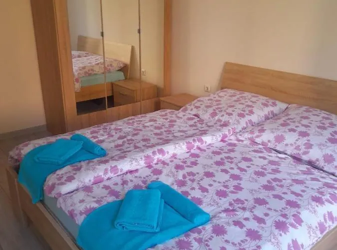 Yassen Close To Sea And Apartament *