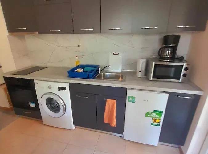 Yassen Close To Sea And Apartament